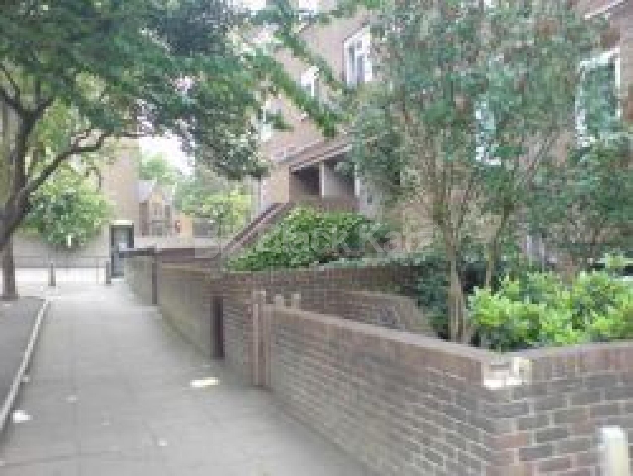 			3 Bedroom, 1 bath, 1 reception Flat			 Annesley Walk, ARCHWAY N19 N19